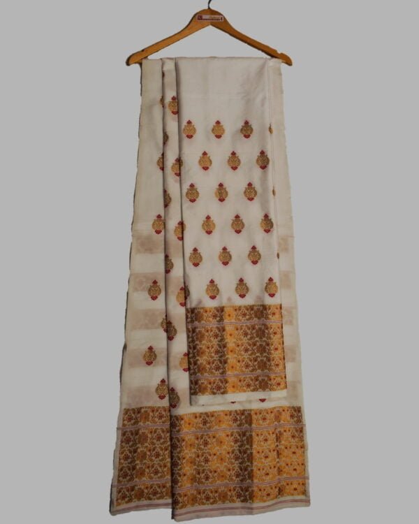 Mix Paat Mekhela Sador &ndash; Traditional NorthEast