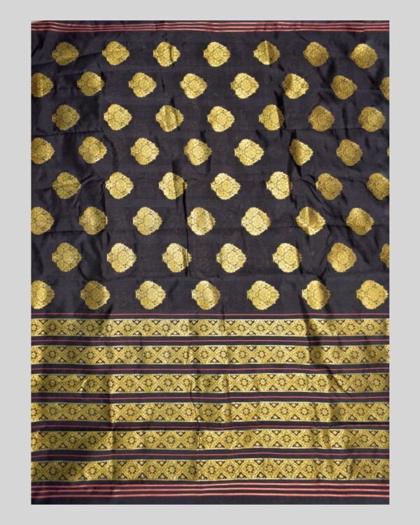 Poly Paat Mekhela Sador &ndash; Traditional NorthEast