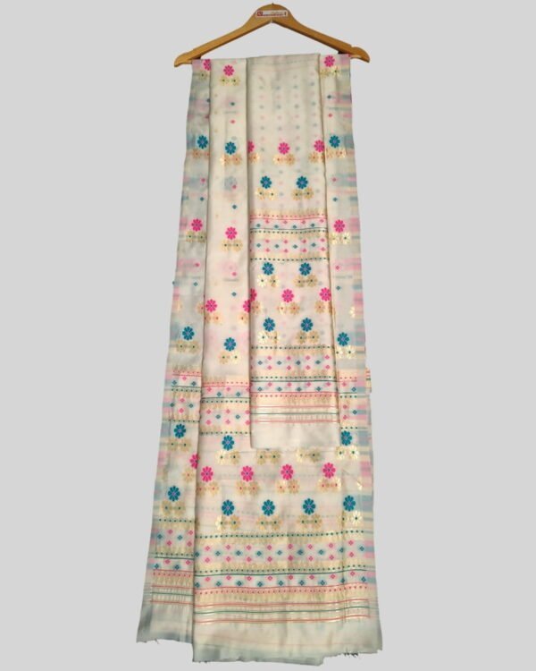 Poly Paat Mekhela Sador &ndash; Traditional NorthEast