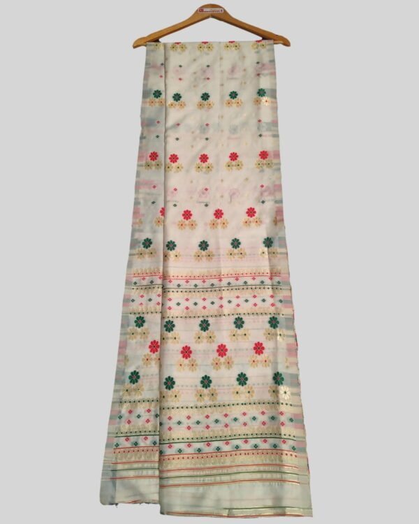 Poly Paat Mekhela Sador &ndash; Traditional NorthEast