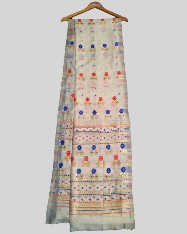 Poly Paat Mekhela Sador &ndash; Traditional NorthEast
