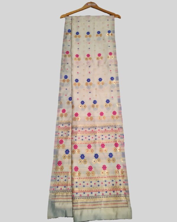 Poly Paat Mekhela Sador &ndash; Traditional NorthEast
