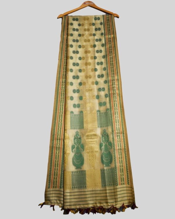 Poly Paat Mekhela Sador &ndash; Traditional NorthEast