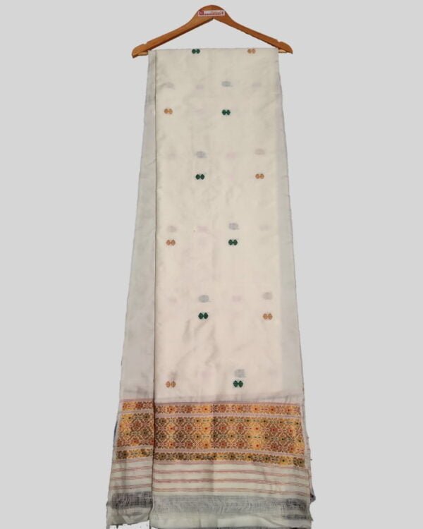 Mix Paat Riha Sador &ndash; Traditional NorthEast