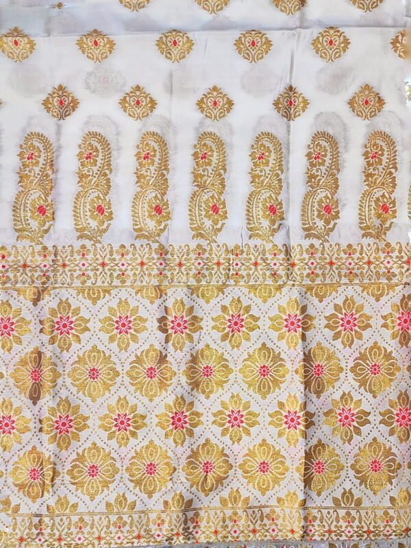 Poly Paat Mekhela Sador &ndash; Traditional NorthEast