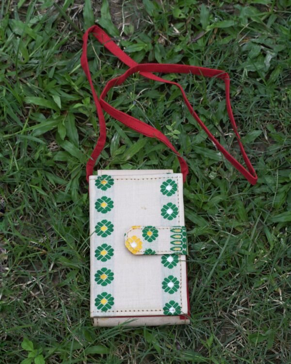 Traditional Hand Bag - Pure Toss - Mobile & Card Holding Design. &ndash; Traditional NorthEast