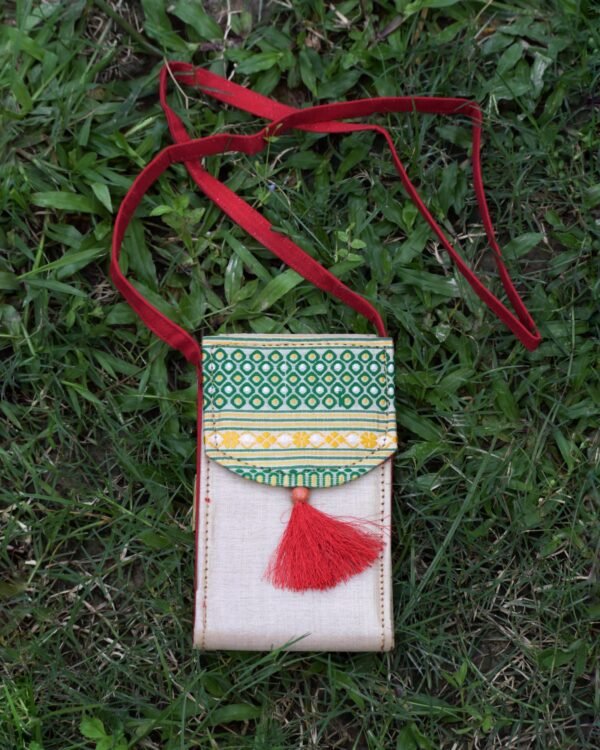 Traditional Hand Bag - Pure Toss - Mobile & Card Holding Design. &ndash; Traditional NorthEast