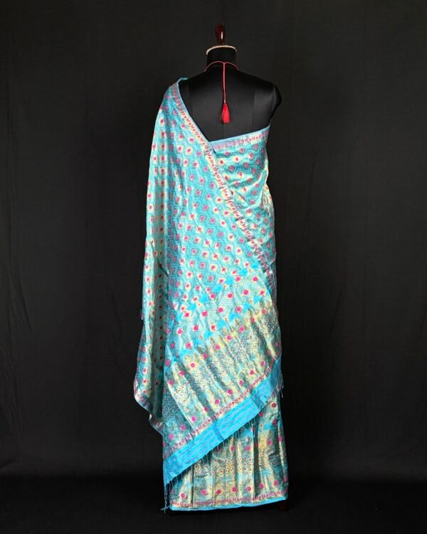 Sador Mekhela - Paat &ndash; Traditional NorthEast